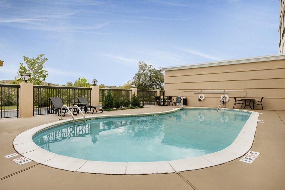 Holiday Inn Savannah South - I-95 Gateway By Ihg Georgetown Bagian luar foto